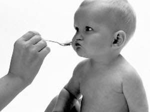  چه موادغذایی باید روزانه به کودک برسد؟