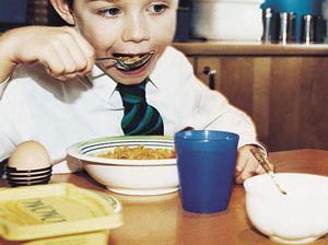  پیشگیری از چاقی کودکان با صبحانه