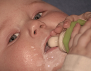  بالا آوردن شیر در نوزادان