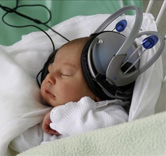 آموزش موسیقی برای مغز نوزاد سودمند است