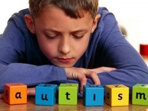 بیماری اوتیسم در کودکان  و درمان آن