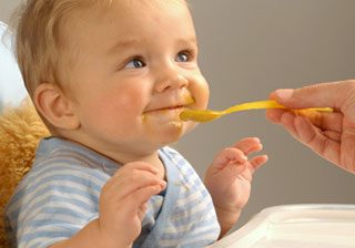  کودکان عادات غذایی را از والدینشان می آموزند