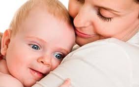 فواید شیر مادر برای روح و روان نوزاد