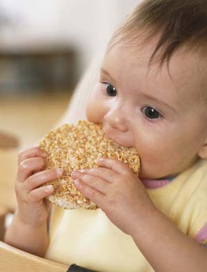نکات مهم در تغذیه کودک جهت پیشگیری از رفتارهای ناخوشایند