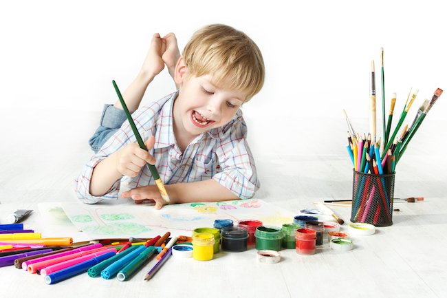 نفوذ به دنیای کودکان با بررسی نقاشی آنها